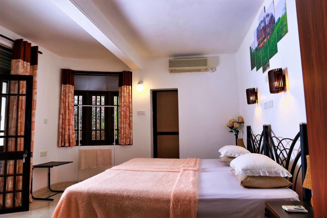 Camellia Dwelling Bed and Breakfast Hikkaduwa Εξωτερικό φωτογραφία