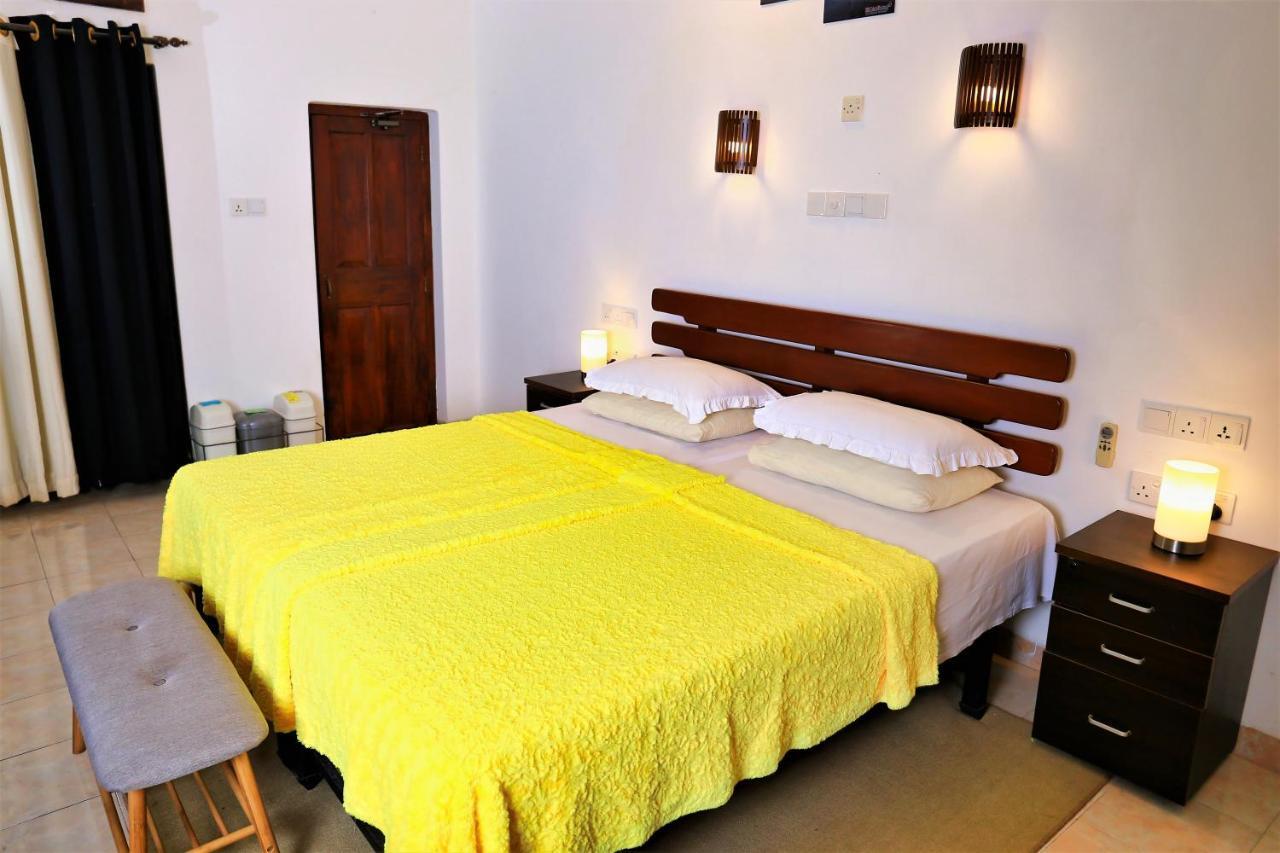 Camellia Dwelling Bed and Breakfast Hikkaduwa Εξωτερικό φωτογραφία