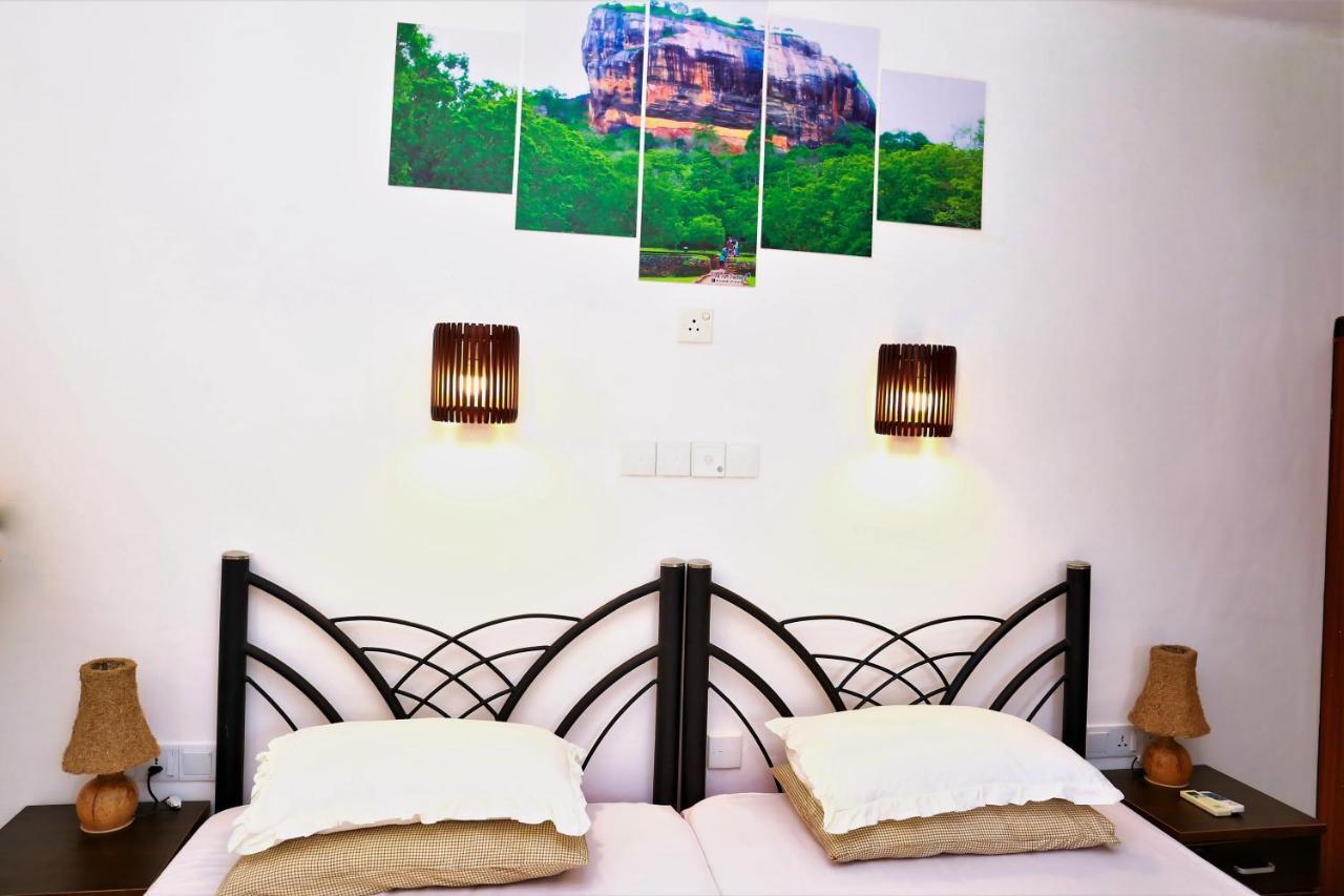 Camellia Dwelling Bed and Breakfast Hikkaduwa Εξωτερικό φωτογραφία